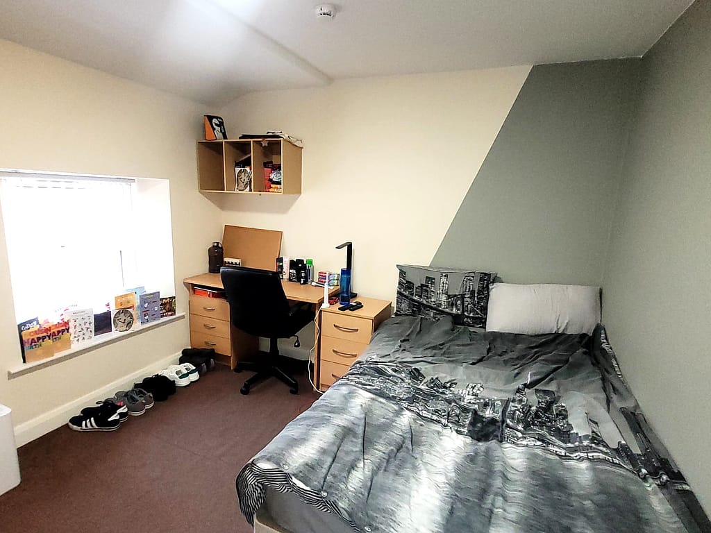 5 Bed student accommodation lancaster room