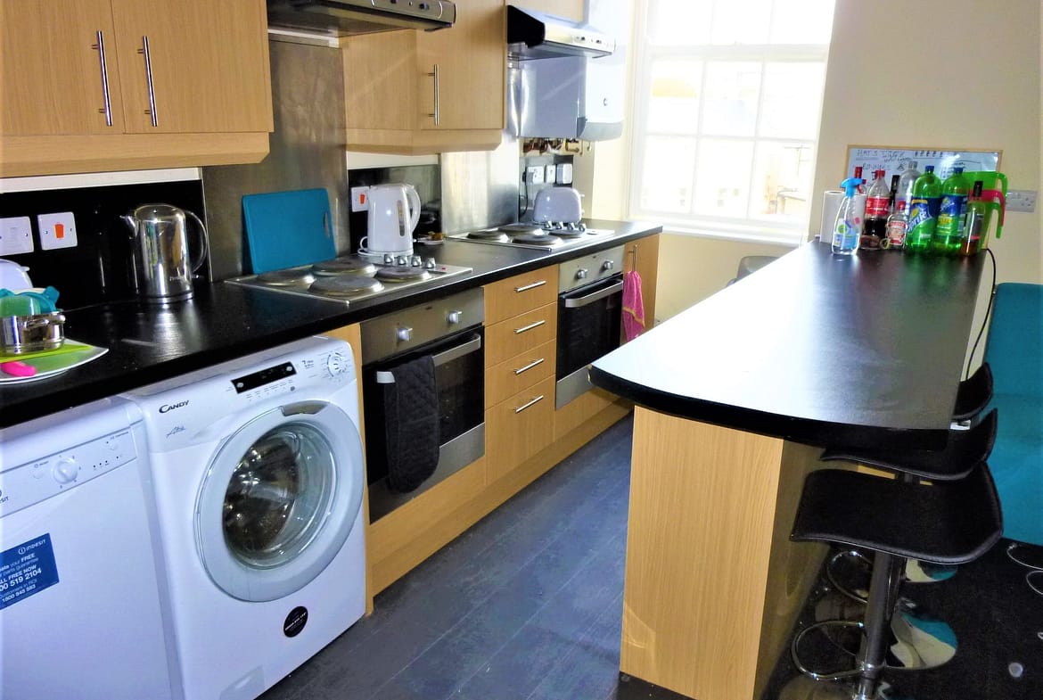 8 bed Student accommodation Lancaster Kitchen