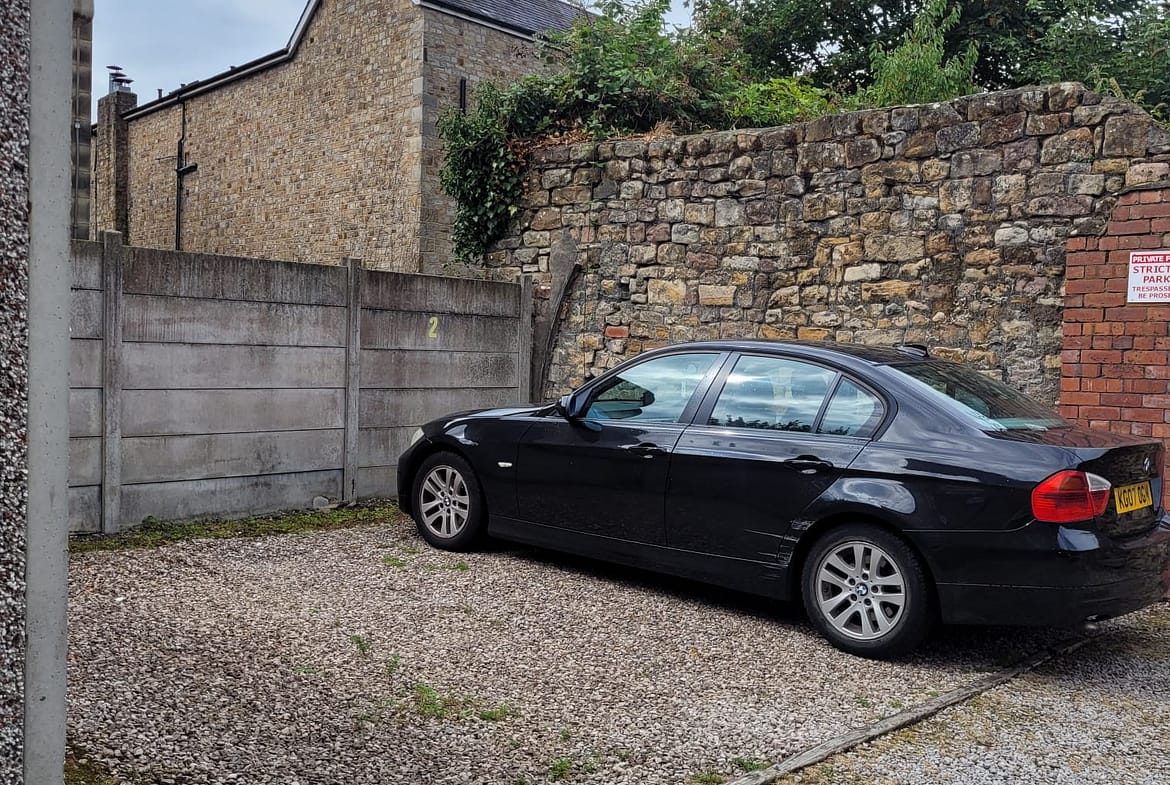 Student house with car parking lancaster city centre