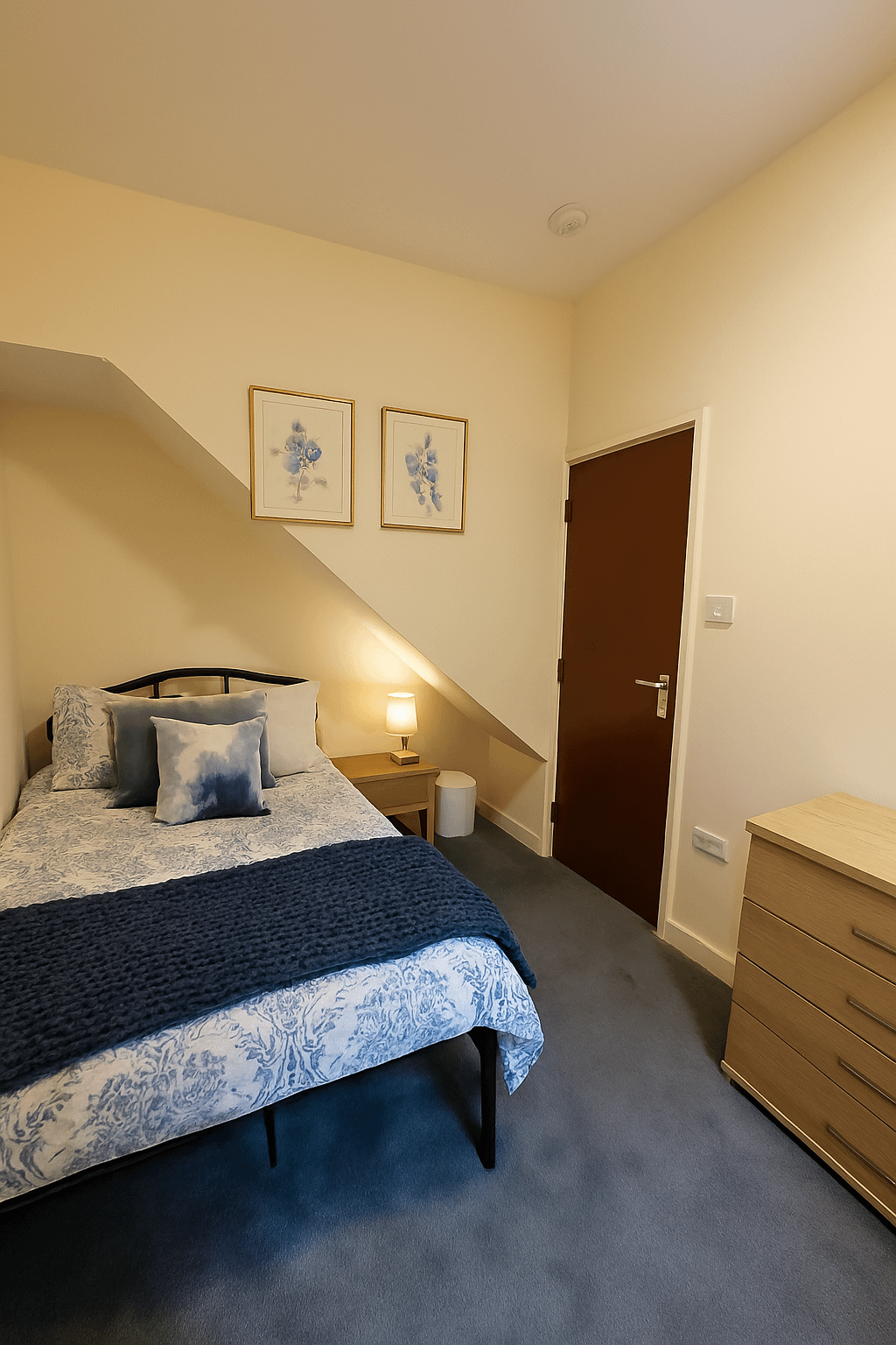 How many people do you need for a student house?