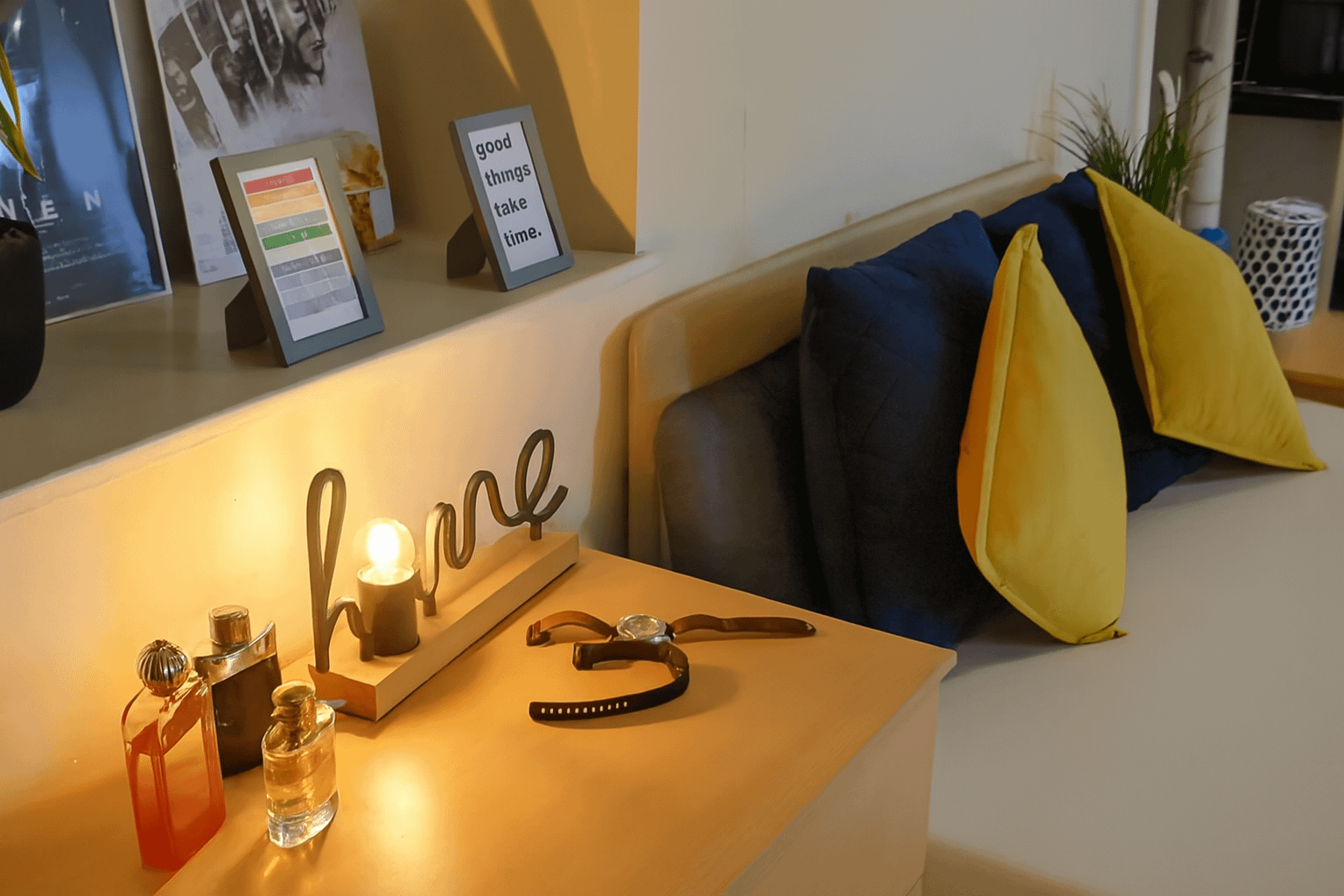 Self-contained studio apartment Lancaster city centre with private kitchen bathroom and study space. lancaster university graduate college accommodation